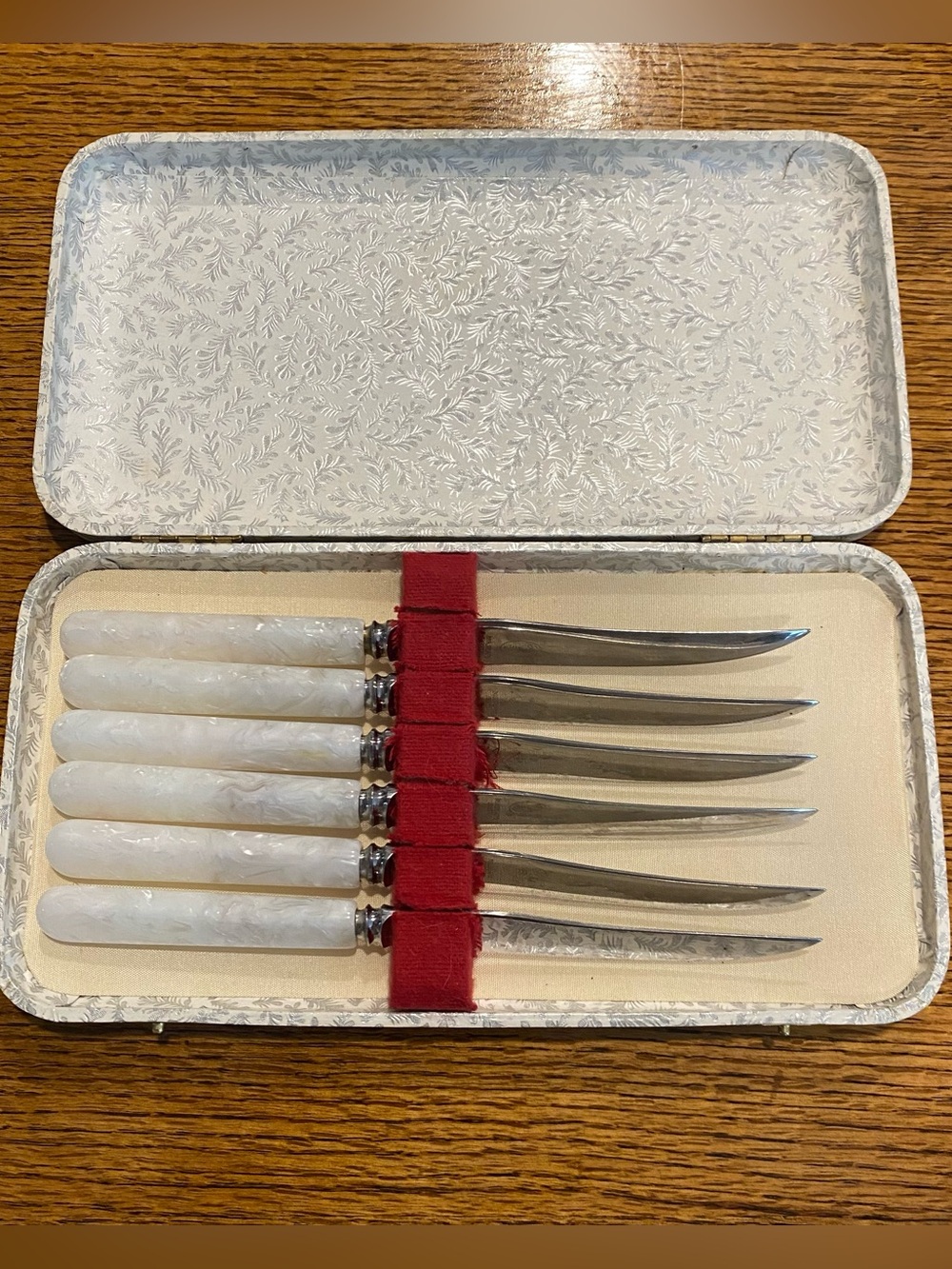 Vintage Sheffield England Mother of Pearl Steak Knives 6pc Set Case